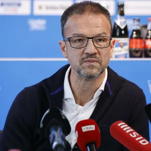 Fredi Bobic auf der Pressekonferenz