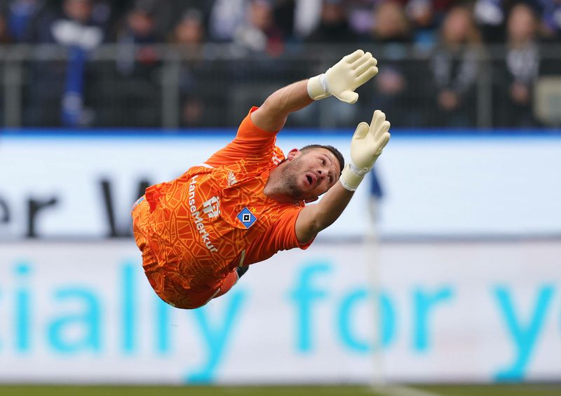 Daniel Heuer Fernandes spieelt bislang eine starke Saison und blieb schon in neun Spielen ohne Gegentor.