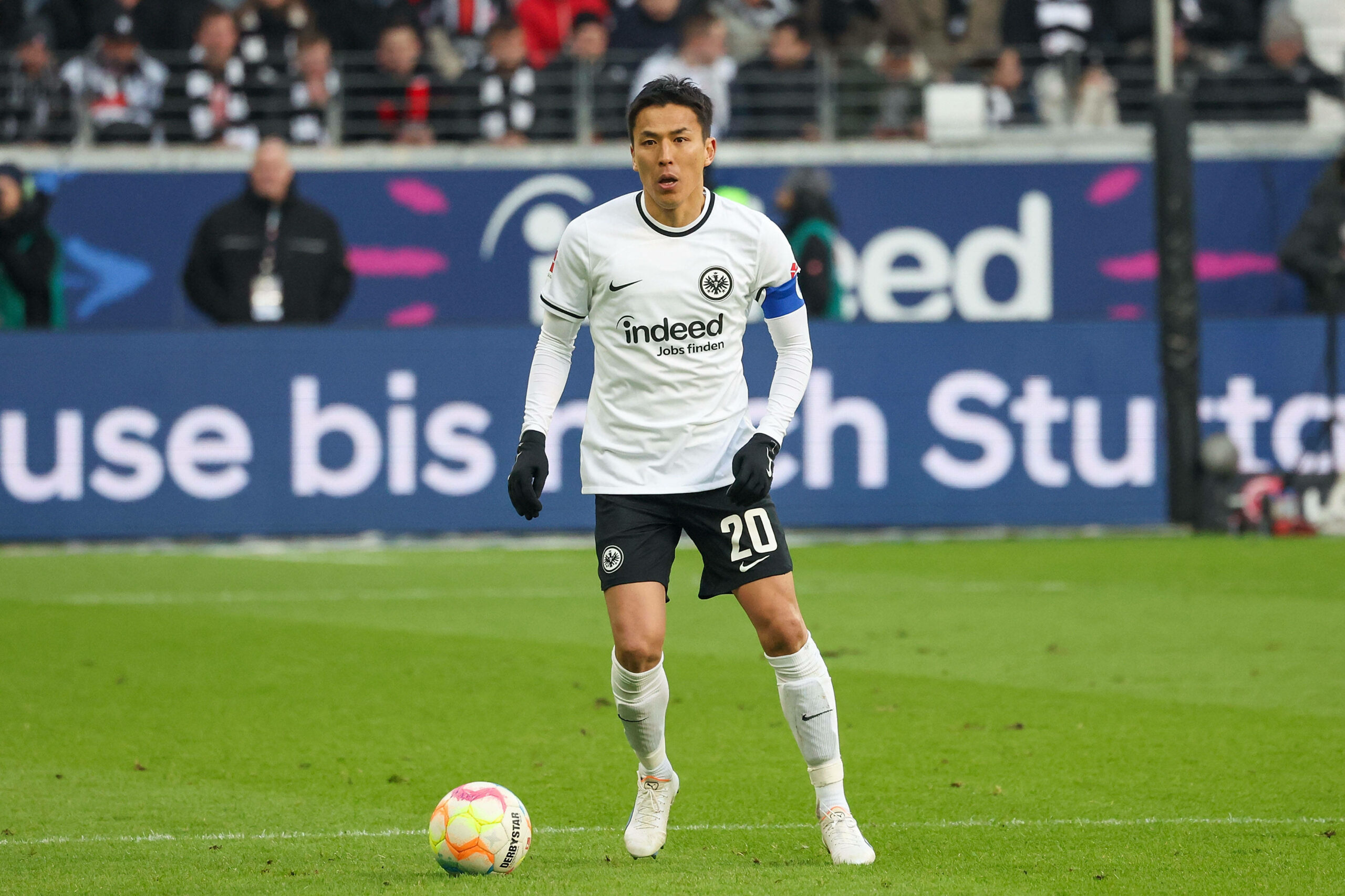 Makoto Hasebe wird noch ein weiteres Jahr für Eintracht Frankfurt auflaufen.