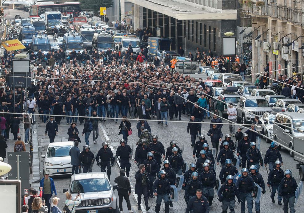 Frankfurt-Fans in Neapel