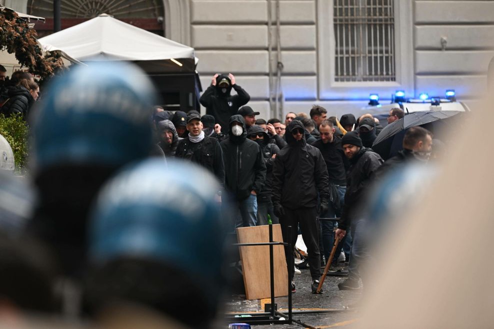 Frankfurt-Fans in Neapel