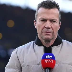 Lothar Matthäus am Sky-Mikrofon