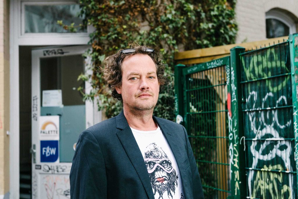 Florian Pittner vor Haus