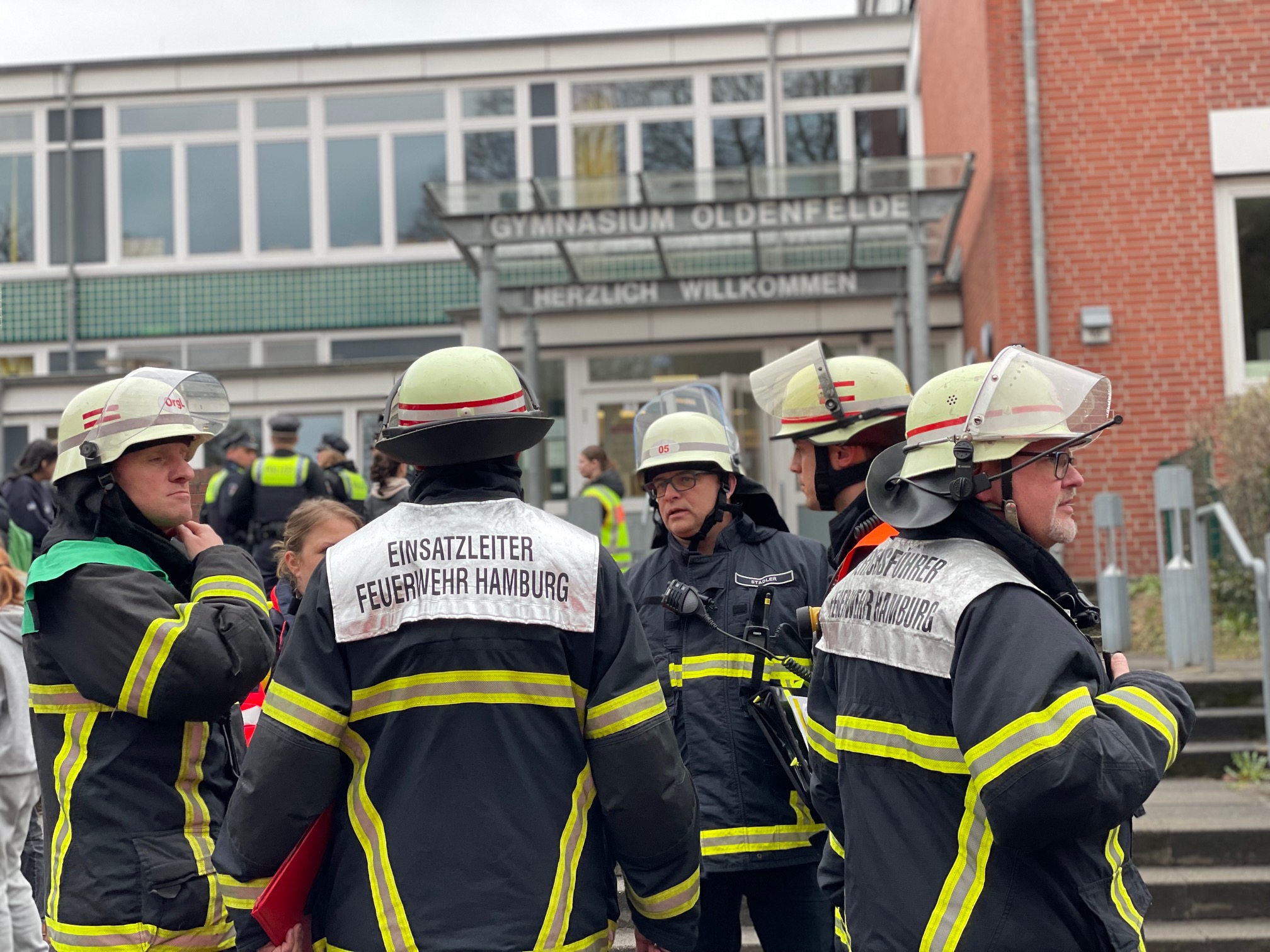 Reizgas an Schule versprüht – Feuerwehr versorgt 17 Betroffene