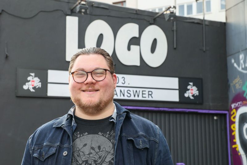 Wie funktioniert ein Arbeitstag im Logo? MOPO-Reporter Florian Boldt begleitet ein Konzert im Hamburger Live-Musikclub am Grindel.