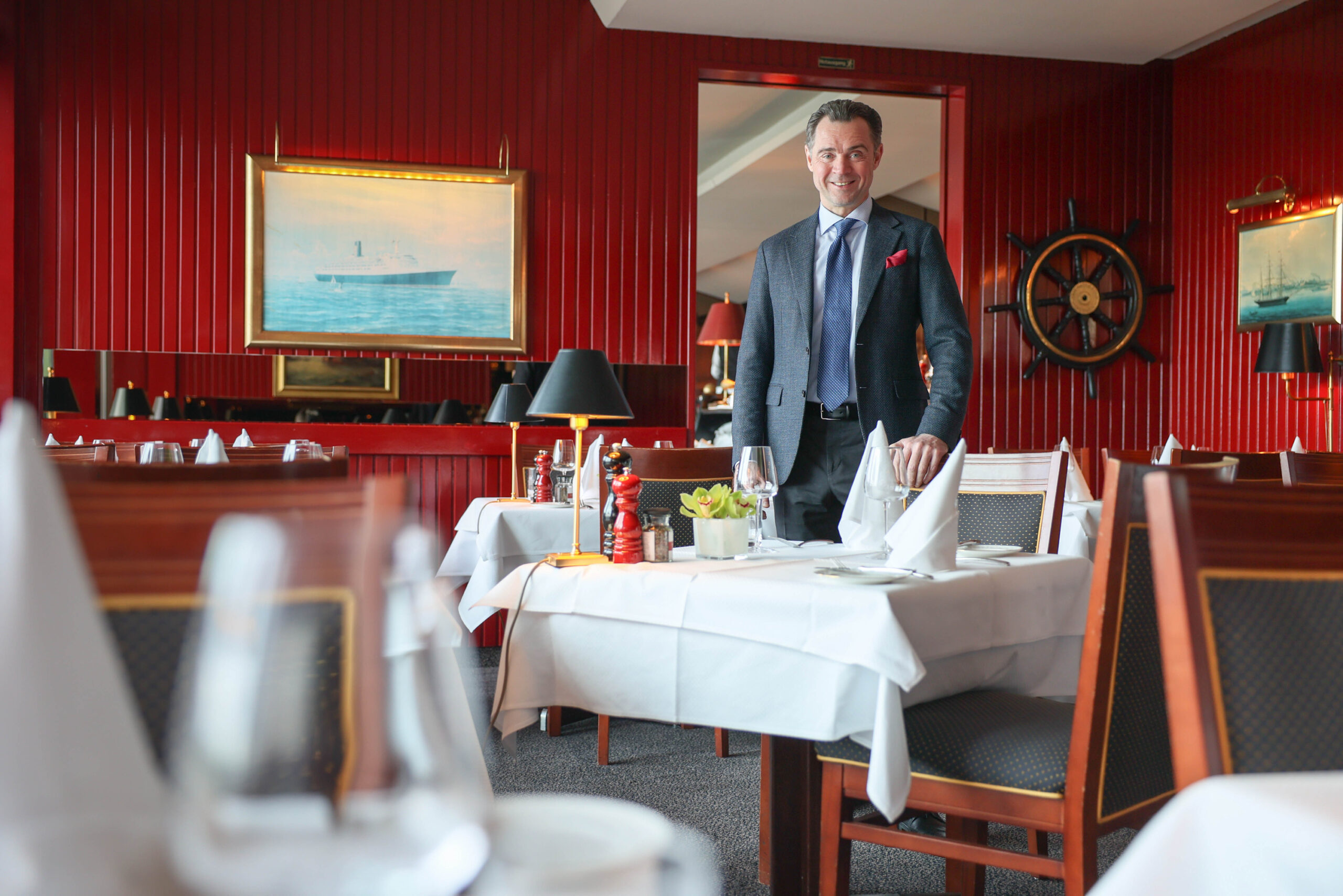Dirk Kowalke in seinem Fischereihafen Restaurant: Bei ihm bestellt Dieter Bohlen am liebsten Seezunge mit Gurkensalat.