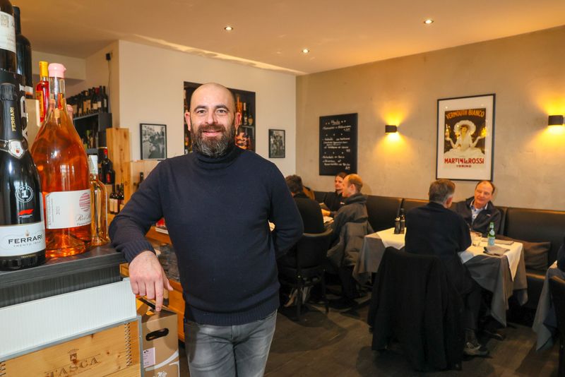 Inhaber Marco Lupo in seinem Restaurant „Lupo Vino e Cucina“