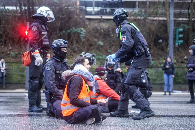 Lea-Maria Rhein bei einer Protestaktion in Hamburg.