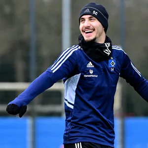 Ludovit Reis lacht im Training