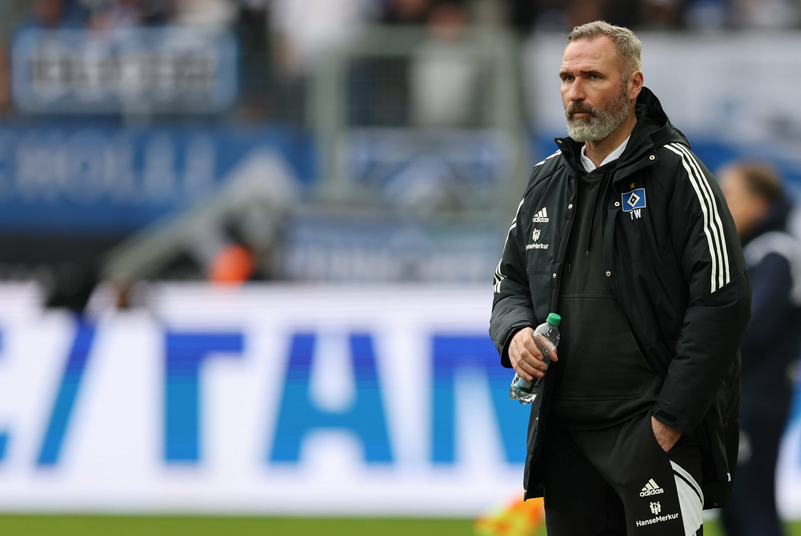 HSV-Trainer Tim Walter will nach seiner Roten Karte in Karlsruhe nicht viel an sich ändern.