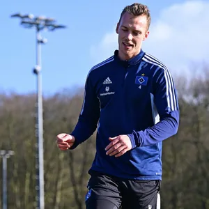 Sebastian Schonlau zurück im HSV-Training