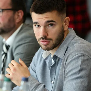 HSV-Profi Mario Vuskovic vor dem Sportgericht