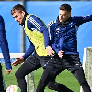 Filip Bilbija und László Bénes im HSV-Training