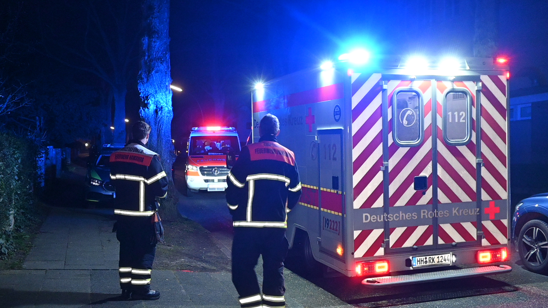 Feuerwehrmänner an der Unfallstelle in Eißendorf.