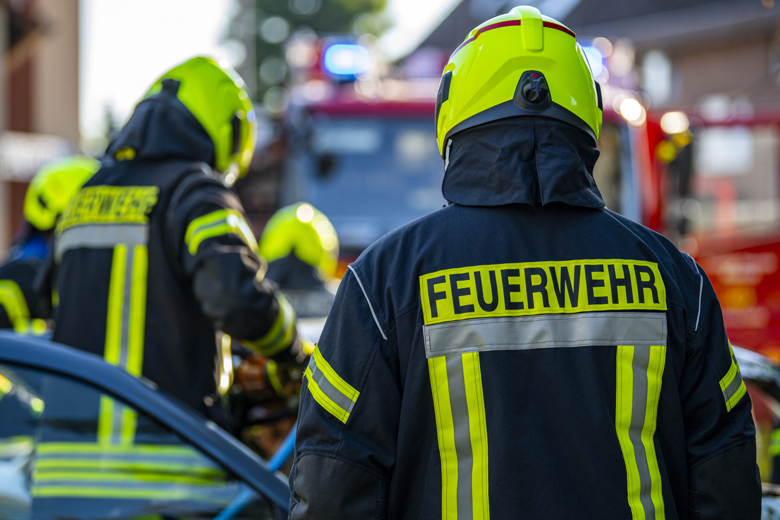 Feuerwehrleute löschten den Brand in Cloppenburg (Symbolfoto).