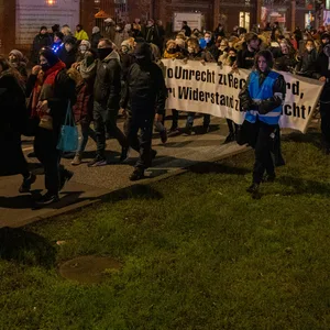 Querdenker und Impfgegner bei einer Demonstration in Berlin (Symbolbild).