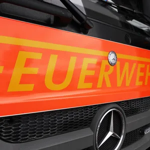 Im Norden: Bewohner löschen Dachstuhlbrand vor Eintreffen der Feuerwehr