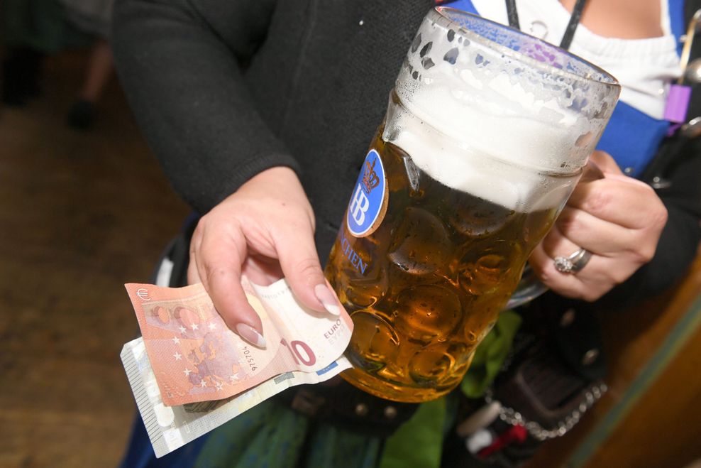 Eine Maß auf dem Oktoberfest