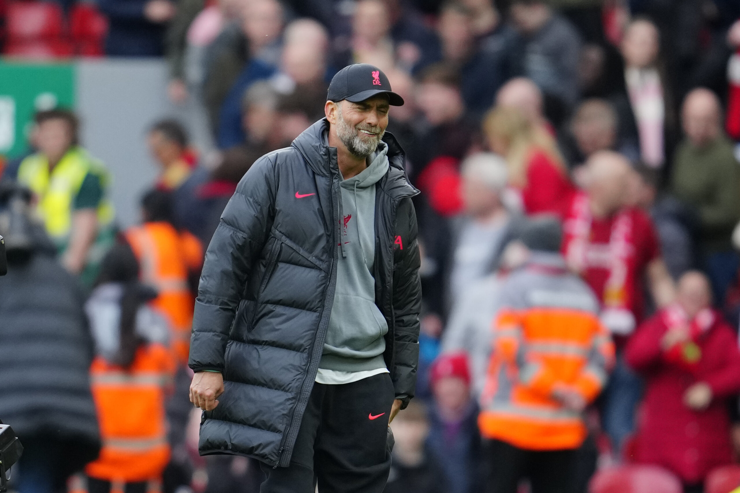 Liverpool-Trainer Jürgen Klopp verletzt sich beim Jubeln