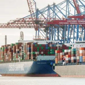 Hamburg Hafen Cosco China