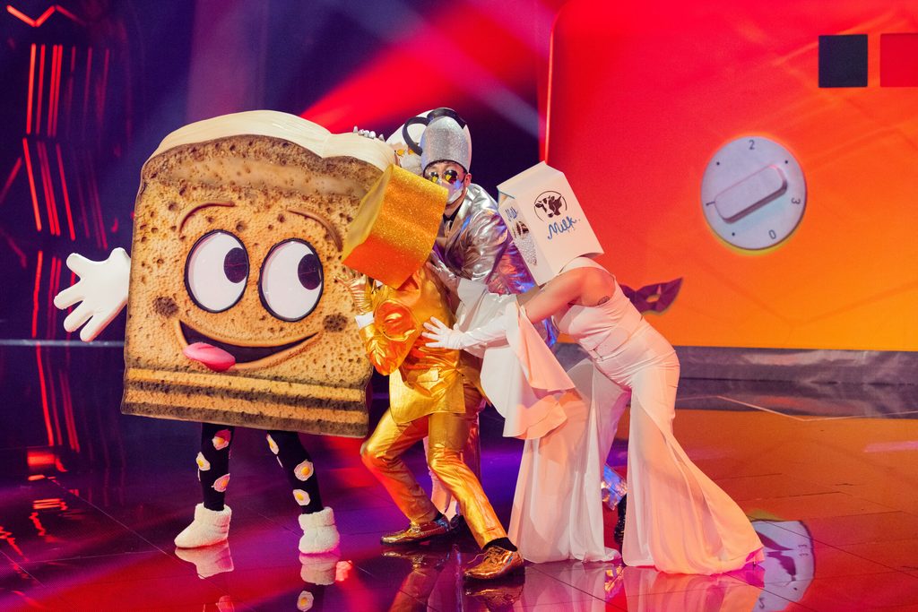 Die Figur "Der Toast" steht in der Prosieben-Show "The Masked Singer" auf der Bühne.