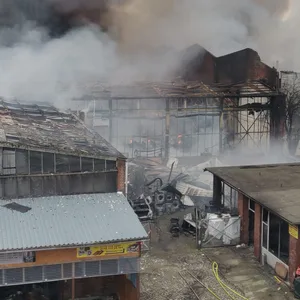 Großbrand in Rothenburgsort – Löscharbeiten dauern an