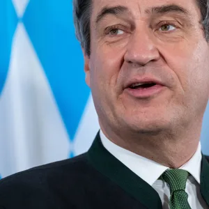 Söder vor bayerischem Weiß-Blau. Zuletzt machte er vor allem eines oft – nämlich blau.