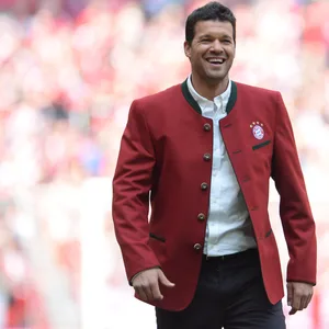Michael Ballack im Tradionsdress des FC Bayern