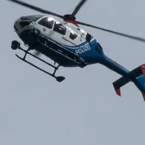 Auch ein Polizeihubschrauber war im Einsatz.