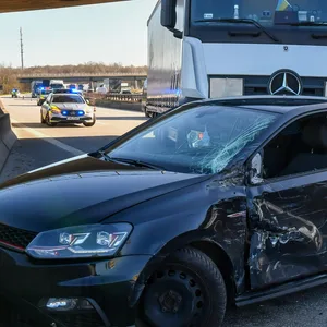 Glücklicherweise wurde die Frau bei dem Unfall nur leicht verletzt.