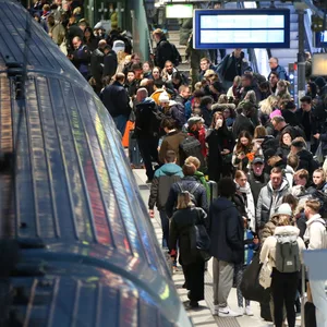 Viele Reisende haben Interesse am Deutschlandticket.