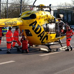 Ein zehnjähriger Junge wurde am Donnerstagnachmittag auf einer Kreuzung in Bergedorf von einem Autofahrer erfasst.