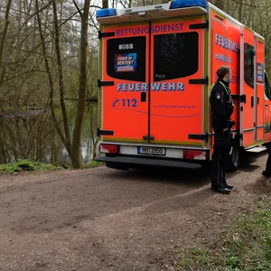 Rettungswagen an der Bille