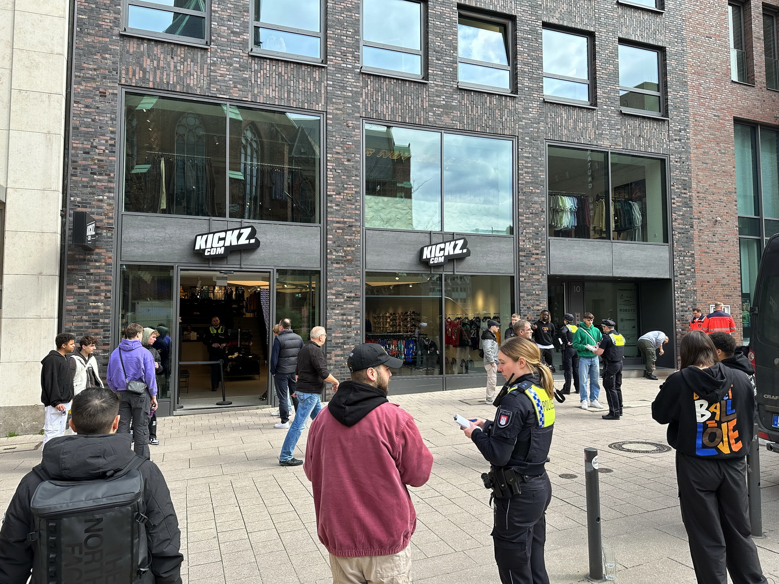 Ladendieb sprüht mit Reizgas – Vier Verletzte in Hamburg