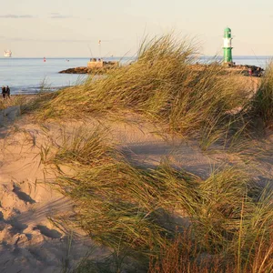 Der Strand von Warnemünde (Archivbild).
