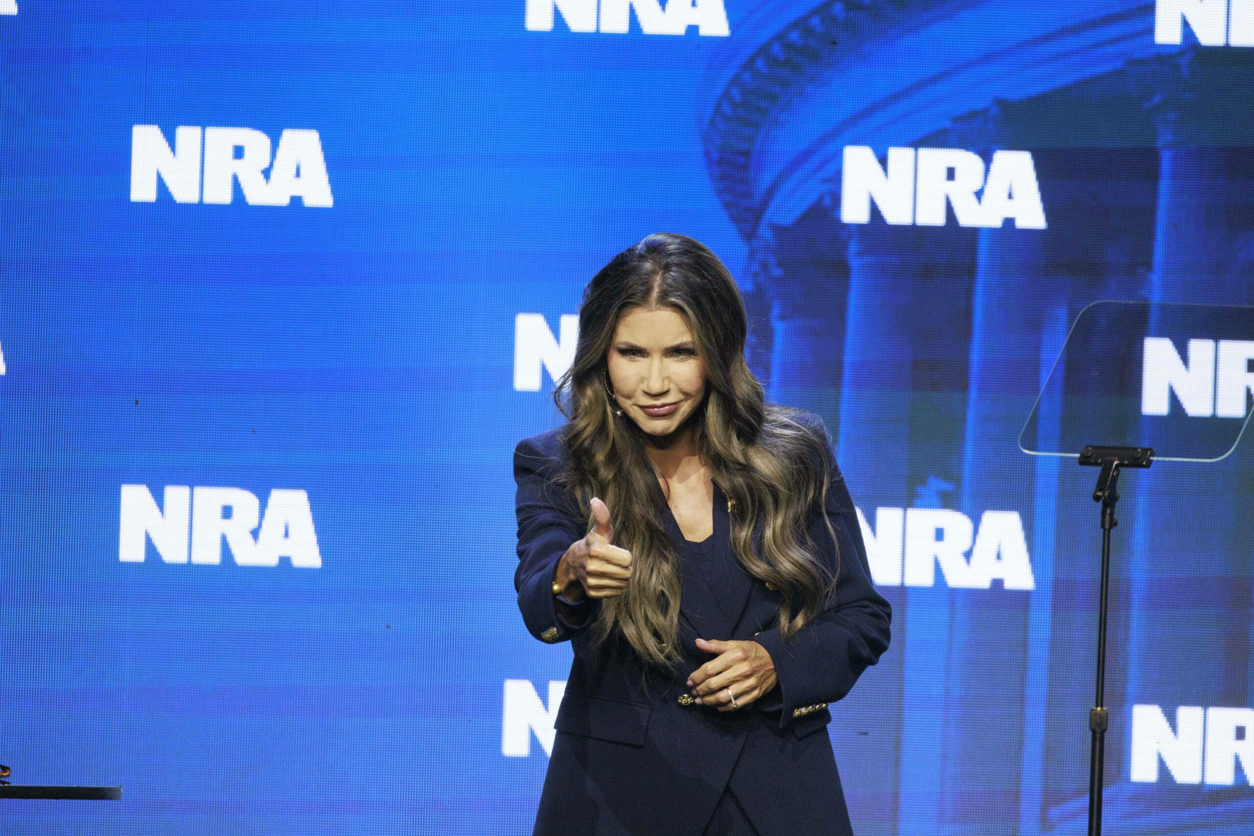 Kristi Noem, Gouverneurin von South Dakota, sprach auf einer Veranstaltung der Waffenlobby NRA.