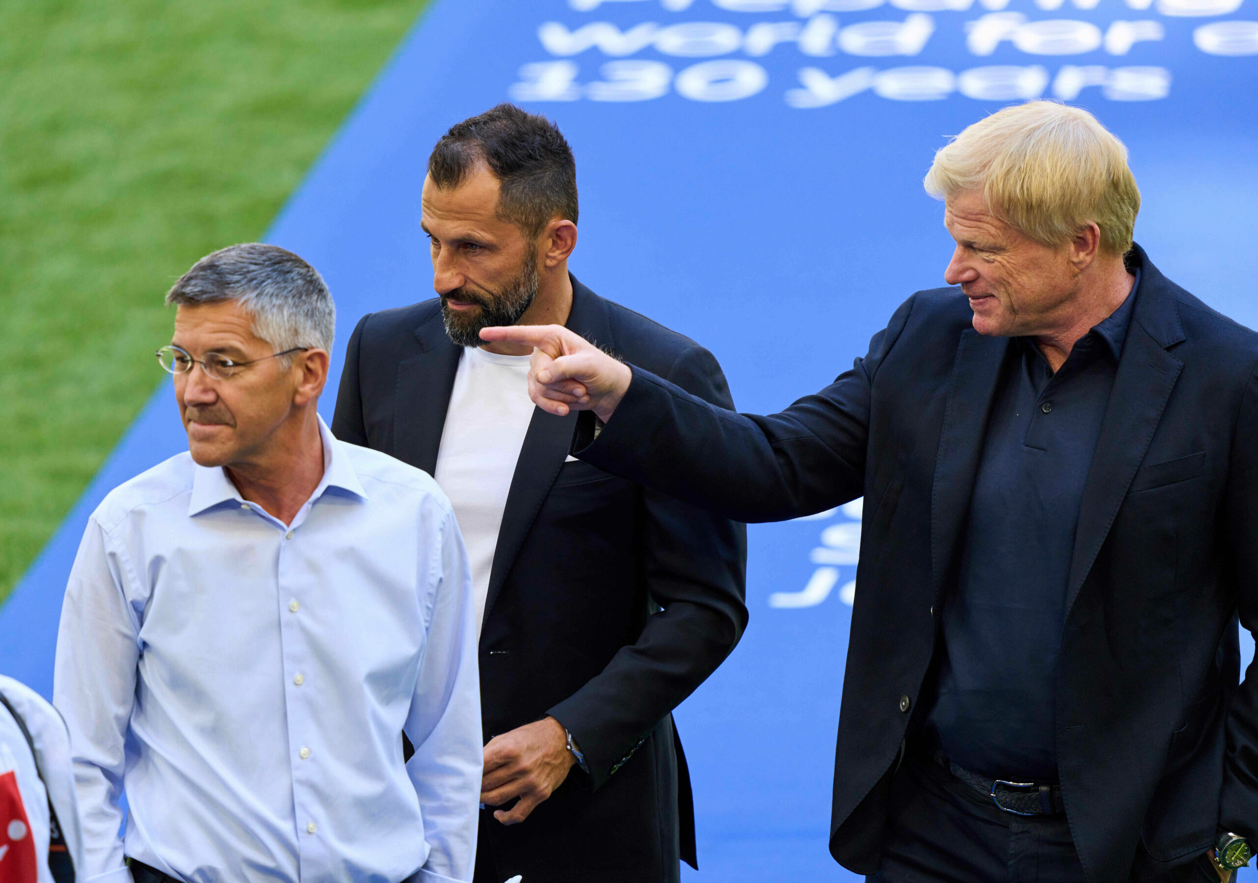 Die Bayern-Boss Herbert Hainer, Hasan Salihamidzic und Oliver Kahn