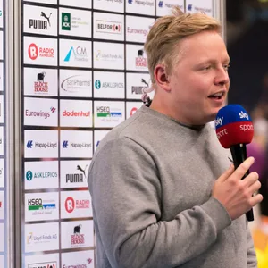 Florian Schmidt-Sommerfeld am Sky-Mikrofon