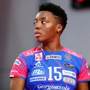 Julia Ituma beim Volleyball