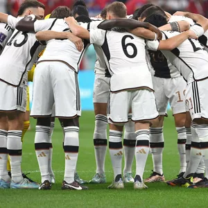 Die deutsche Nationalmannschaft steht im Kreis
