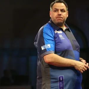 Adrian Lewis 2022 auf der PDC Tour im Alexandra Palace in London.