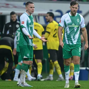 Niklas Schmidt und Niclas Füllkrug unzufrieden