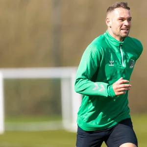 Ex-HSV-Stürmer Pierre-Michel Lasogga im Training des VfB Lübeck