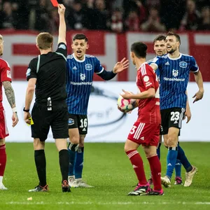 Javi Montero sah in Düsseldorf Gelb-Rot