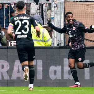 Jubel von Afolayan nach dem 1:0.