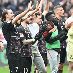 Irvine, St. Pauli
