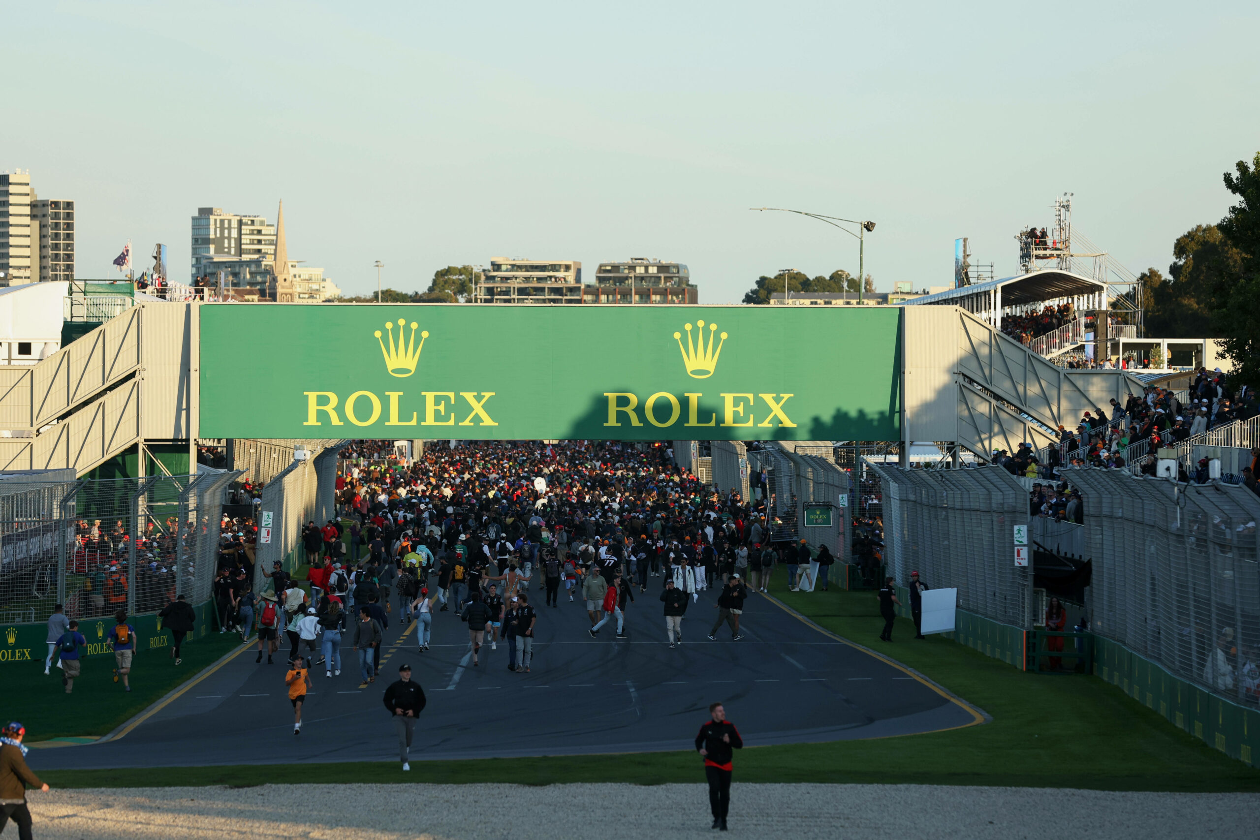 Formel-1-Fans in Melbourne auf der Strecke