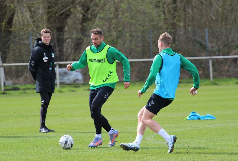 Pierre-Michel Lasogga im Training des VfB Lübeck