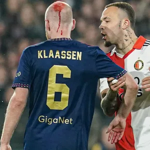 Davy Klaassen mit klaffender Platzwunde