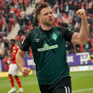 Niclas Füllkrug ballt die Faust zum Jubel